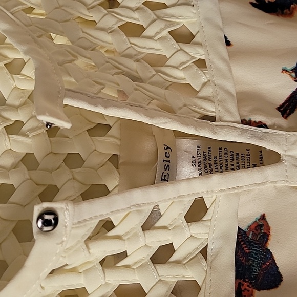 Esley Dress. Birds. NWT. Size Medium. - Picture 3 of 5